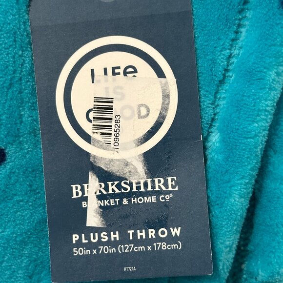 Life Is Good "Shark" blue throw blanket. - Picture 3 of 3